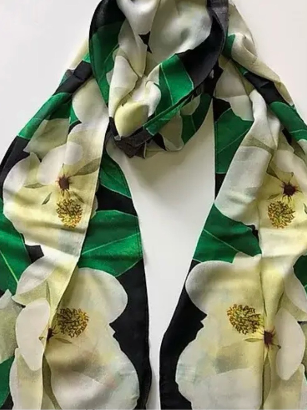 NWT Nina J floral Print MAGNOLIA IN BLACK Lightweight Scarf